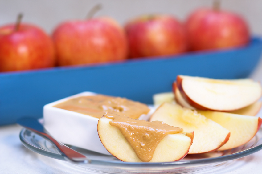 iStock_applesandpeanutbutter