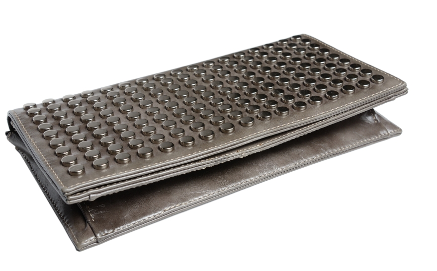 iStock_studdedpurse