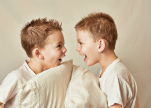 pillow fight twins