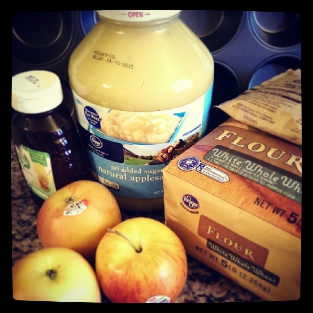 Farmer's Market Fresh: Pear Vanilla Muffins, Plus an Apple Pupcakes Recipe!