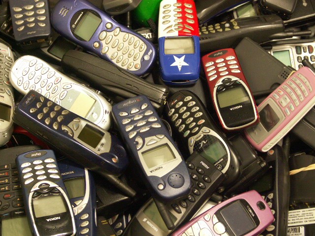 Recycle Your Old Cell Phones To Help Domestic Violence Victims Reach Out